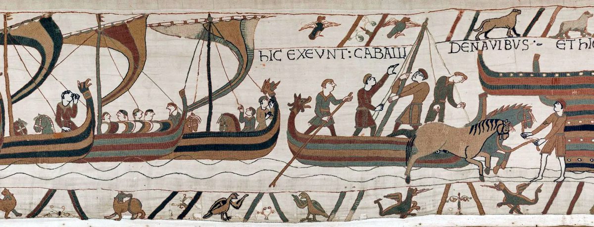Teppich von Bayeux: Normannische Schiffe landen, die Pferde werden von Bord geführt.